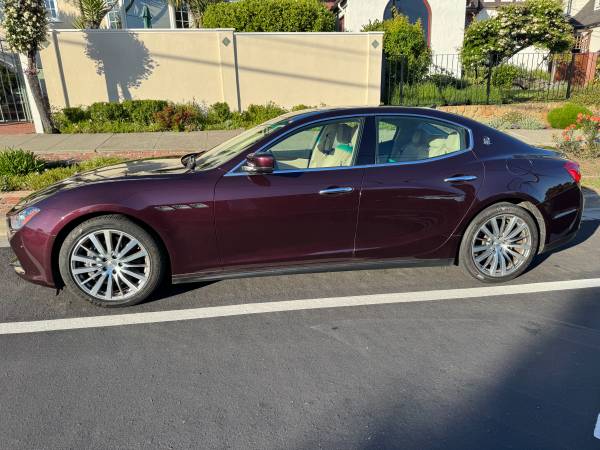 2015 Maserati Ghibli - Muy limpio, 37 mil millas - $16.500 (Berkeley norte / colinas)63469883145729123