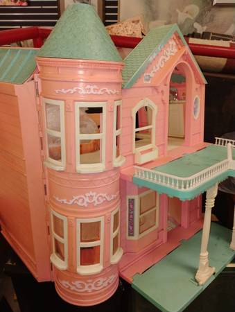VTG Barbie Dream House 1