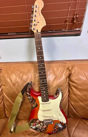 Custom Carved Fender Squier Stratocaster Electric Guitar - $320 (Miami)63471212200835120