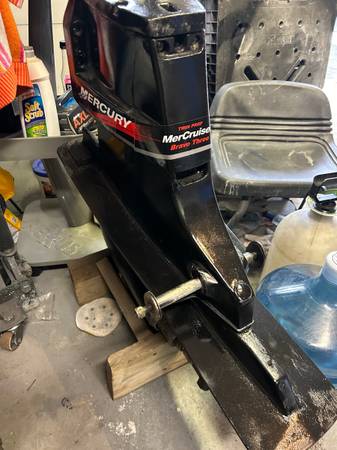 BRAVO 3 OUTDRIVE 2.0 &GIMBAL HOUSING 1