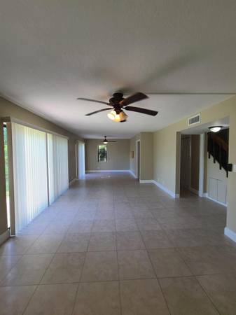 $2,650 / 2br - 1320ft2 - 2B/2.5 Townhome with Fenced Backyard. (Fort Lauderdale)63906441296003123