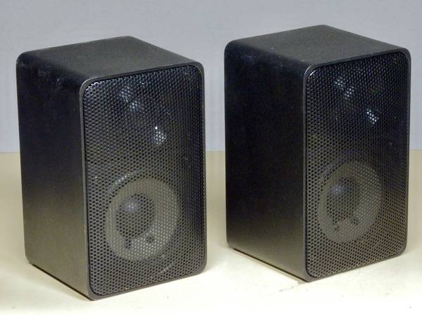 Vintage Realistic Minimus 7 Black Cast Aluminum Bookshelf Speakers - $40 (Palm Desert)62944144536579121
