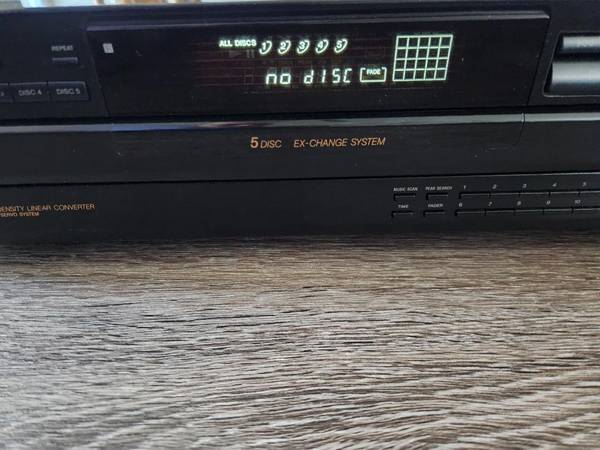 Radio Stereo 5 Disc CD Changer By Sony Black Model CDPC345 - $50 (Pembroke Pines)63471414368387121