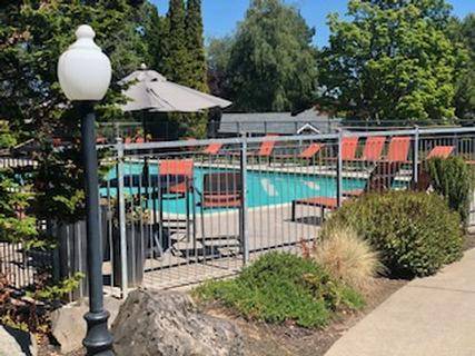 $1,929 / 2br - 900ft2 - Come see for yourself, all that Sorrento Bluff 2-beds have to offer (SW Beaverton, Murrayhill, Portland, Hillsboro, Aloha)63672530673539123