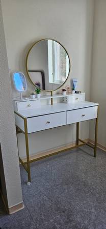 White and Gold Makeup Vanity With Round Mirror 1