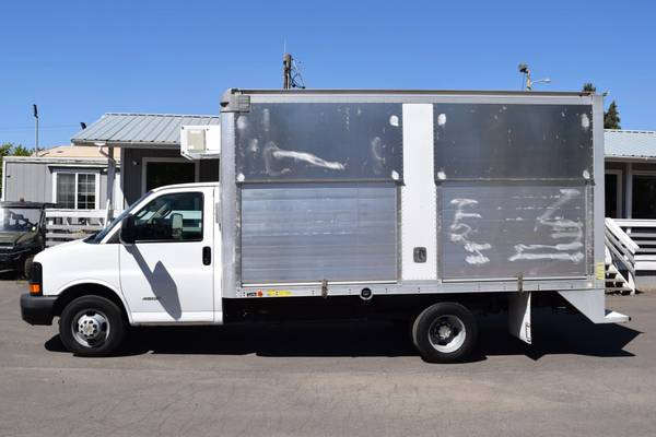 2016 Chevrolet Express 4500 14' Reefer Delivery Box Truck Van, LOW MI! 1