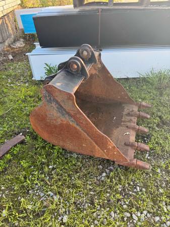 ¡¡Cuchara de excavadora Cat 308!! - $1.200 (Loganville)63470457464449120