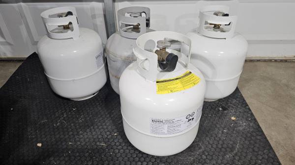 20# Propane Tanks 1