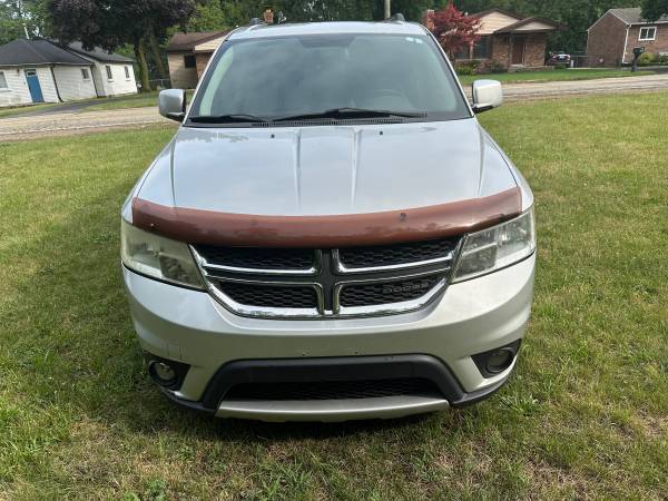 2012 Dodge Journey RT AWD Asientos de tercera fila - $3,500 (Sterling Heights)63622120757505123