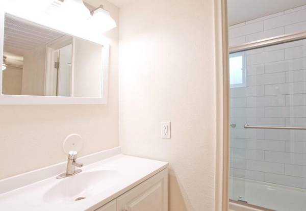 $979 / 1br - 630ft2 - Refrigerator, Disposal, Dishwasher, Patio/Balcony64024990610947123