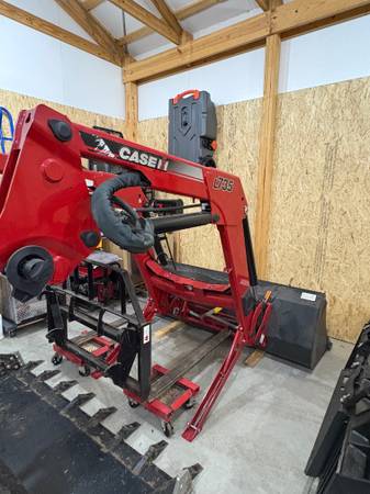 Case IH L735 Loader 1
