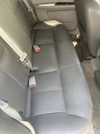 2011 Chevy Impala - $1,80063619497719425124