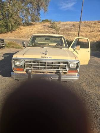 84 dodge d150 1