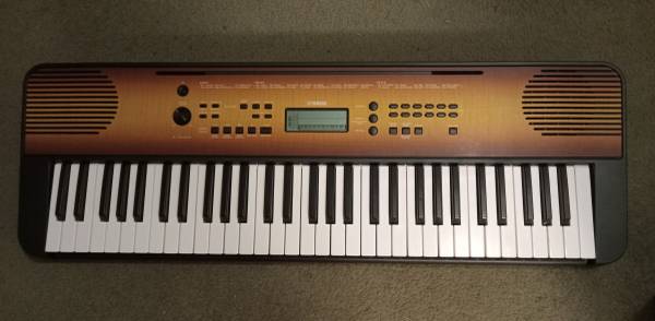 Yamaha Keyboard 1