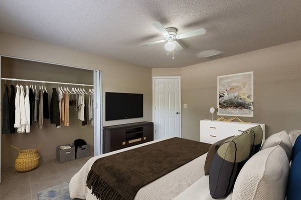 Sarasota Refrigerator Vaulted Ceilings - Room for Rent