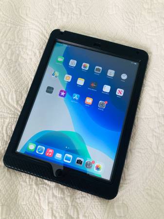 Apple iPad Air 2 128GB Wifi 9.7" Tablet + Protective Case, USB Cable 1