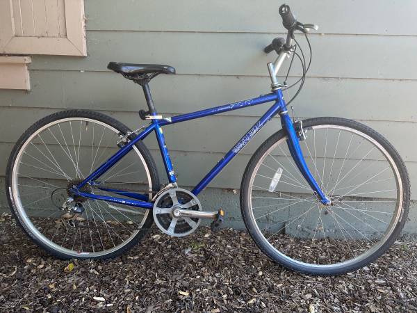 1995 Trek 700 Express Hybrid Bicycle 1