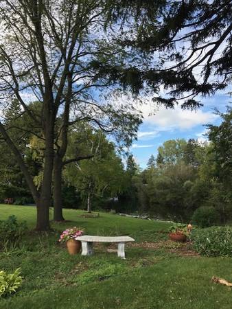 $1,900 / 2br - 2150ft2 - FURNISHED, WOODED, POND VIEW (RACINE)64151640311426123
