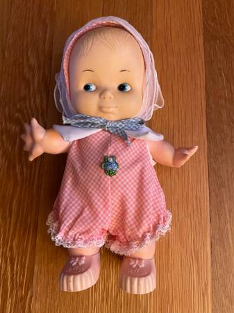 Vintage Uneeda Poseable Baby Doll 1