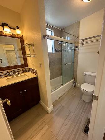 $1,580 / 3br - 1000ft2 - Amplio dúplex de 3 habitaciones⚒︎2 baños ⚒︎ ¡Ubicación muy ideal! (santa clara)63668111590913122