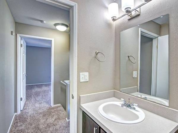 $1,888 / 2br - 986ft2 - Unbeatable 2 BR/1.5 BA with Patio & Fitness Center Access63786756301697123