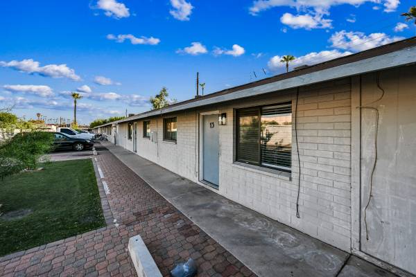 $1,600 / 3br - 1150ft2 - 1744 W Glendale AVE 13 (Phoenix)64024993162114120