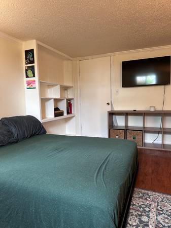 $1,100 / 1br - 200ft2 - $1,100 / 1br - 200ft2 - Room for Rent in Bremerton near Shipyard (Bremerton)63808083738755122