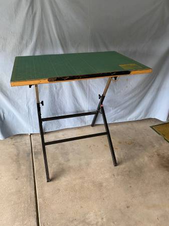 QUILTING CUTTING TABLE 1