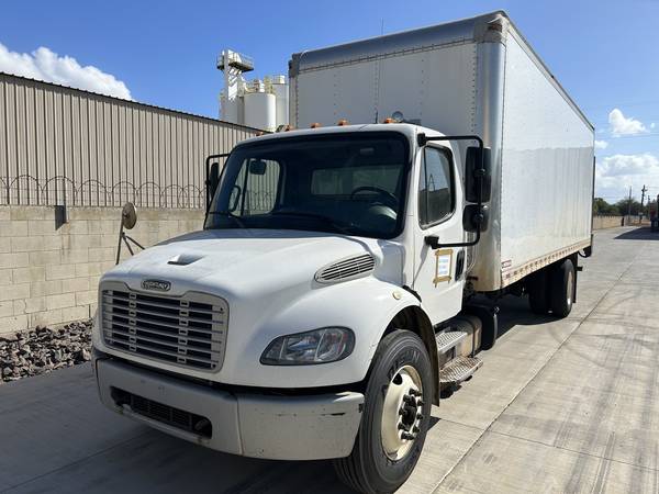 2018 Freightliner M2 26ft Box Truck with GIANT liftgate 1