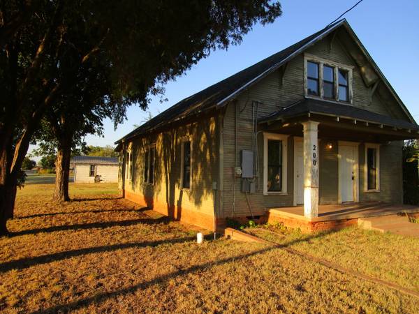 $75,000 / 4br - 1816ft2 - Seller will finance 200 NE 3rd Knox City, TX 4/2 $75,000 (Knox City, TX)64163321654403121