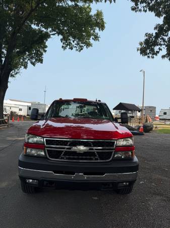 2007 FIRE ENGINE RED CHEVY 3500 Dually - $29,500 (Concord)63613387864321121