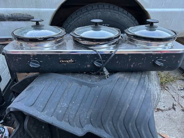 3 POT CROCKPOT WARMER 1