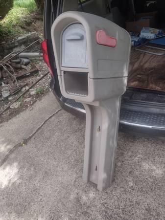 Step 2 double door mailbox 1