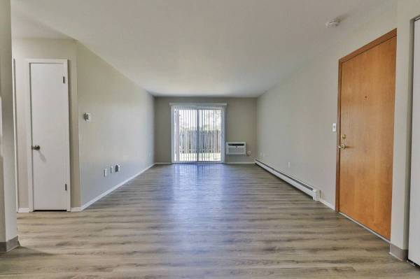 $1,144 / 2br - Welcome to Maplecrest Apartments! (Appleton)63845968342017124