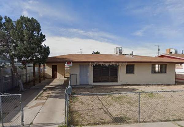 3 Bedroom 1 Bath house off Hunter 1