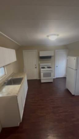 Lynn Renovated Deleaded Bedroom Unit - Room for Rent
