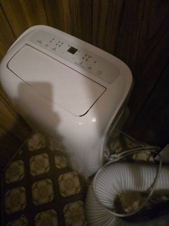 Toshiba Window Air Conditioner 1