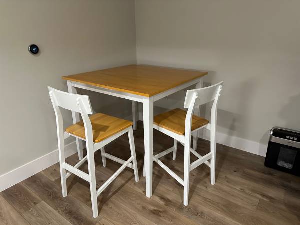 Dining Table + 2 chairs 1