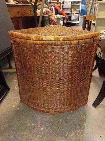 Wicker laundry / storage baskets 1