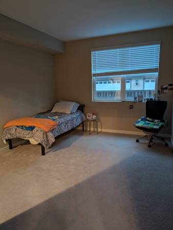 $1,800 / 2br - Spacious Room for Rent in 2BD/2BA avail 10/1 - San Mateo (san mateo)63824141965955120