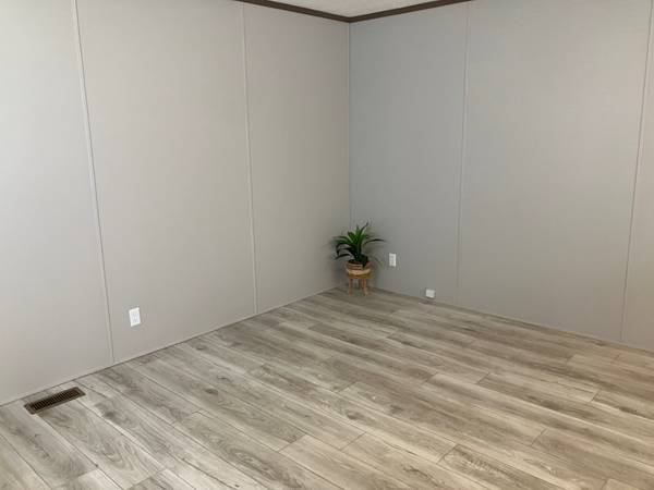 $49,900 / 3br - 1056ft2 - Get 3 Month's Free Lot Rent! (Auburn Hills)64018942043009124