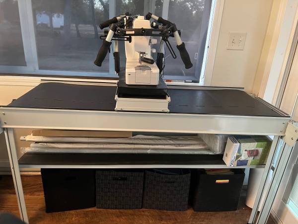 GRACE Quilting Frame and Huskavarna Sewing Machine 1