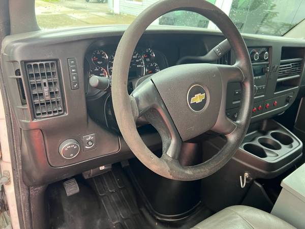 2013 Chevrolet Express 2500 - Photo 11