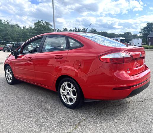 2014 Ford Fiesta SE, coche de Florida, sin óxido, todo eléctrico, Bluetooth, único propietario - $7.990 (Hampton, NH, Ruta 1)63470891256193124