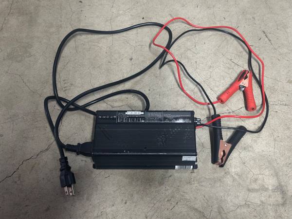 12 volt 20 amp lithium battery charger 12V 20A 1