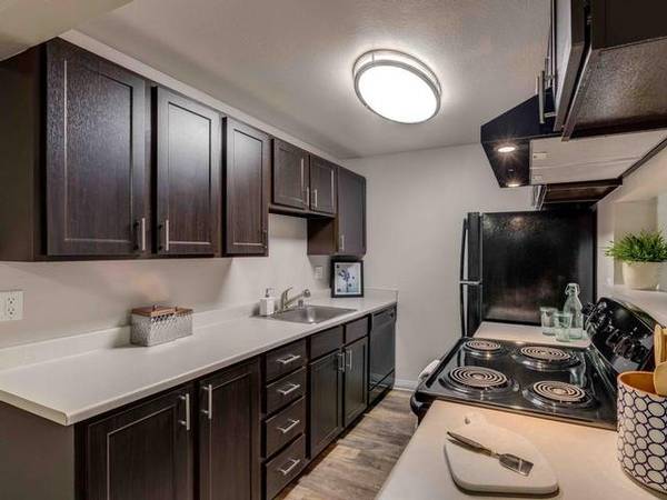$1,634 / 1br - 640ft2 - Washer/Dryer Included, Pet Friendly + Off Leash Dog Park, A Must See (Lynnwood)63995105666947122