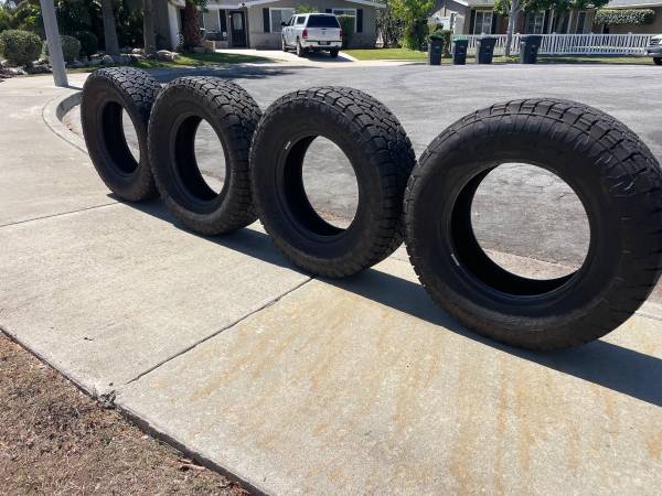 TIRES 265/70/17  TOYO 1