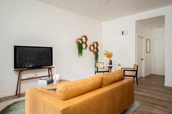 $1,625 / 1hab - 582ft2 - Corazón del centro de Gresham: ¡hermoso hogar de 1 habitación! ¡Llama hoy! (Gresham)63831771995521124