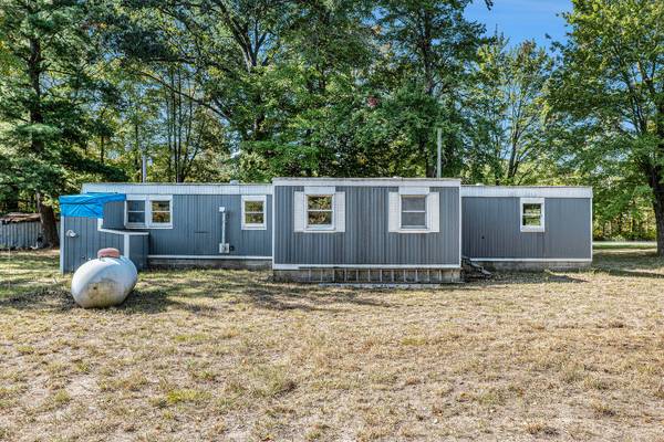 $120,000 3-bed mobile home 2 acres with possible LAND CONTRACT TERMS! (Nunica, MI)63882240058499121
