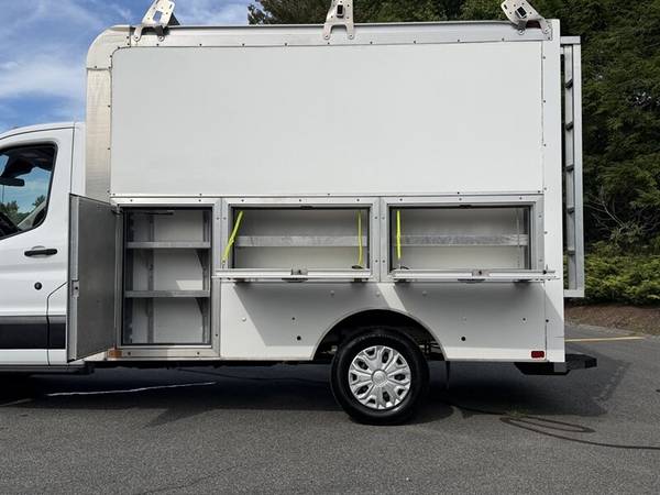2019 Ford Transit 10' - Photo 12